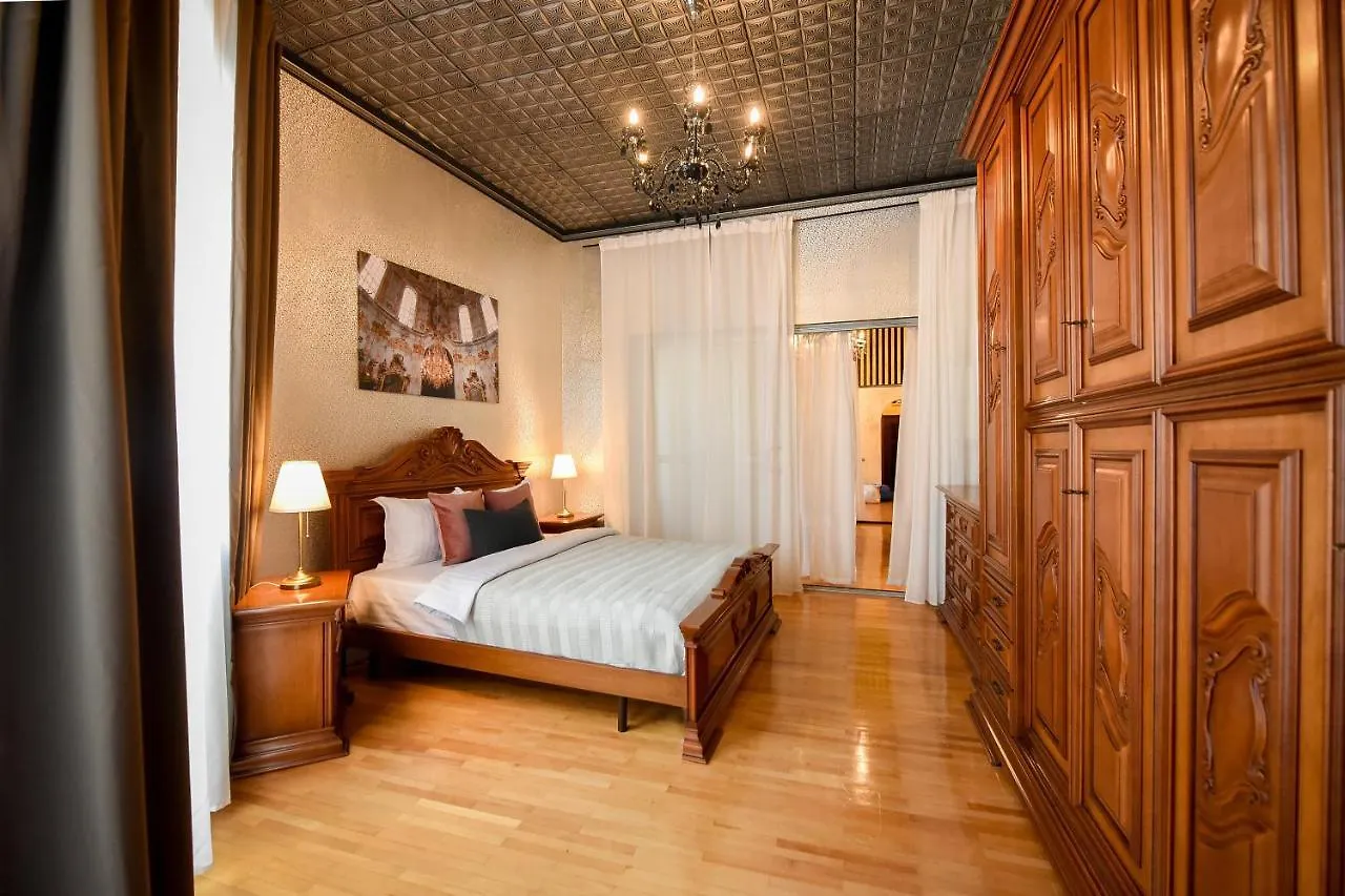 The Museum - Wonderful Super Central Apartment Bucarest