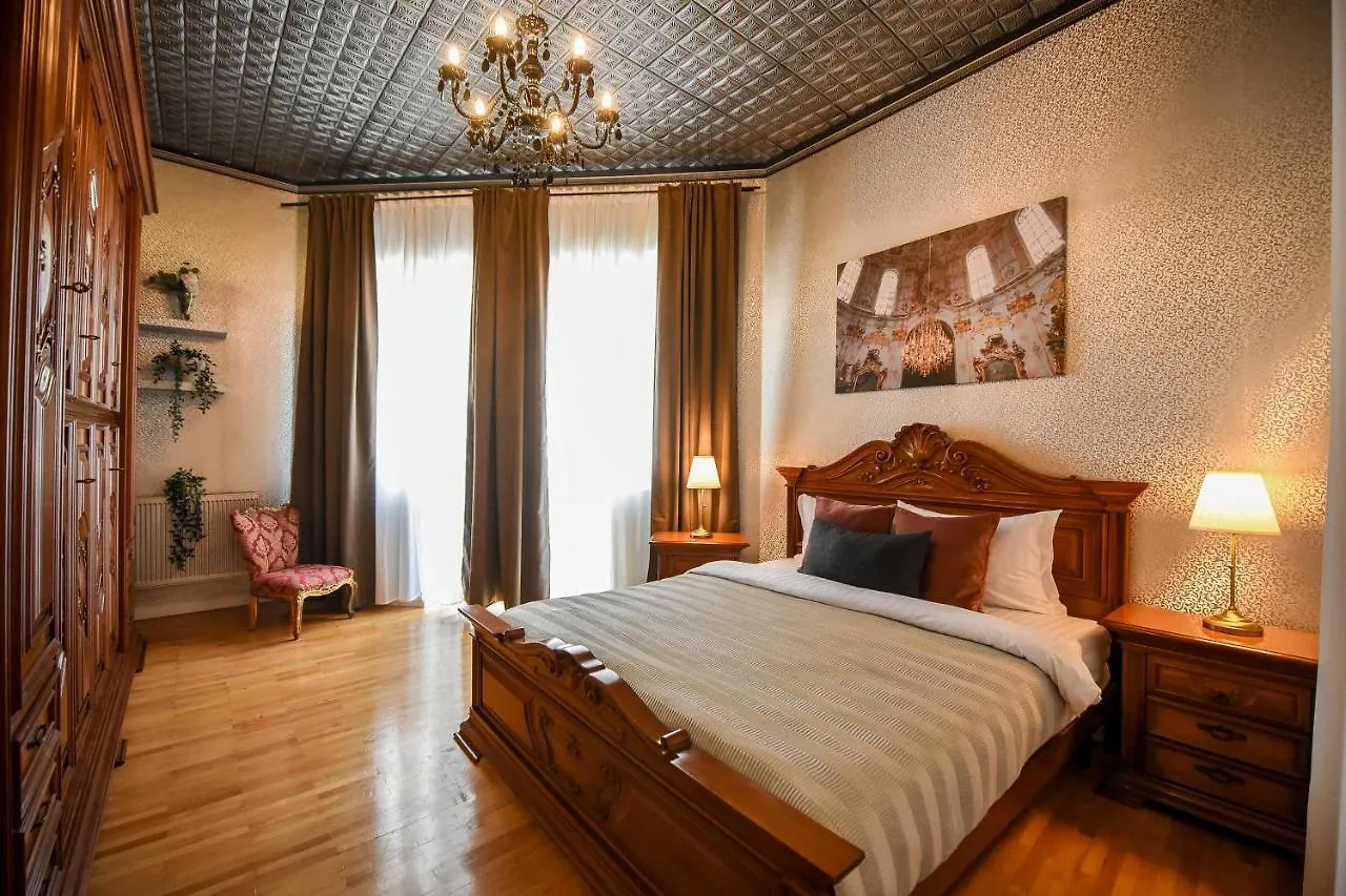 The Museum - Wonderful Super Central Apartment Bucarest