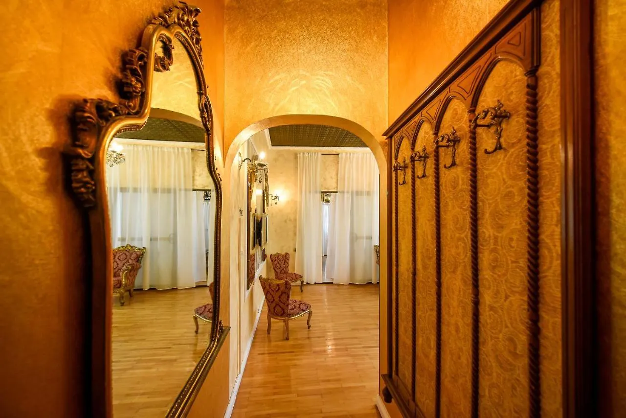 The Museum - Wonderful Super Central Apartment Bucarest