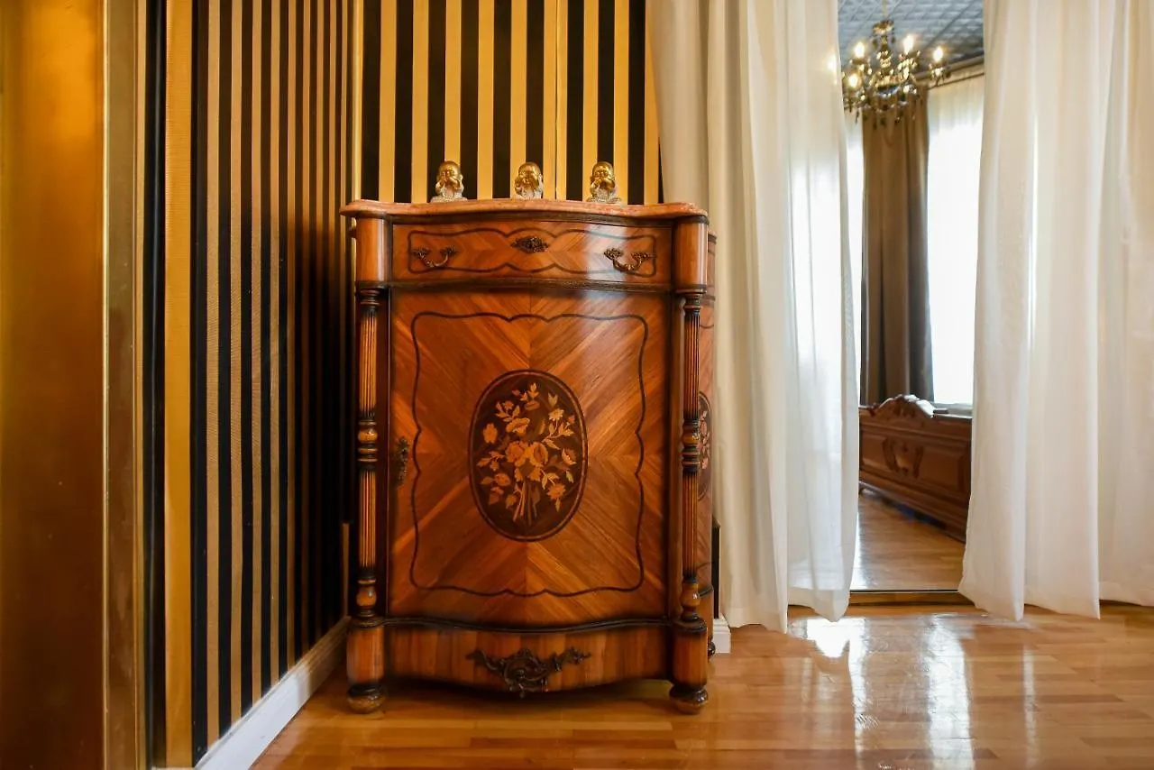 The Museum - Wonderful Super Central Apartment Bucarest